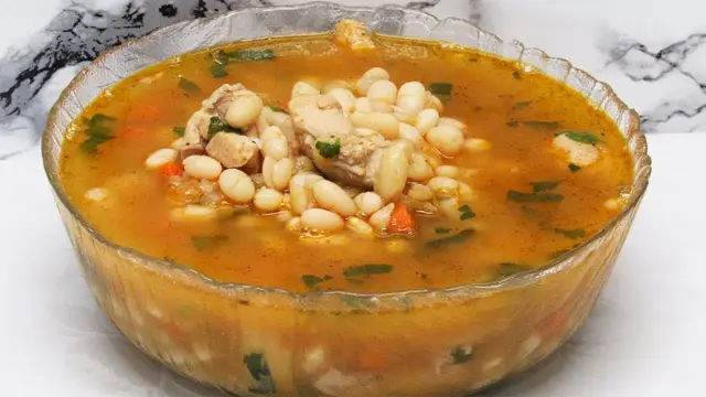 Фасолевый суп с мясом