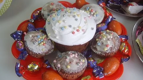 Кекс с изюмом