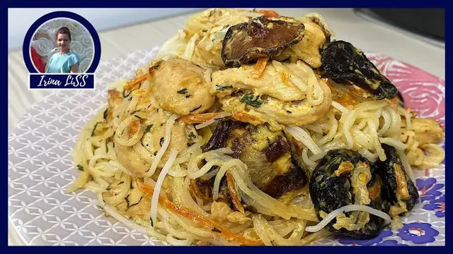 Фунчоза с курицей и грибами шиитаке