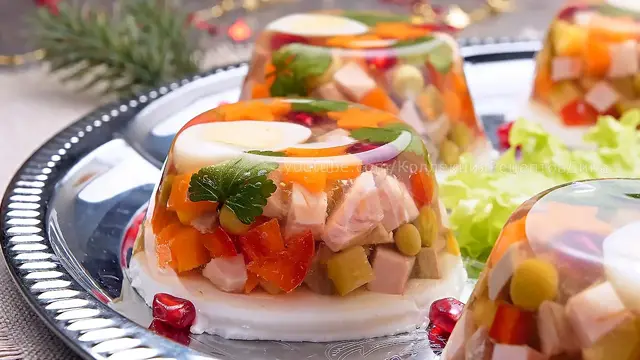 Заливное Ассорти с языком и овощами в желе