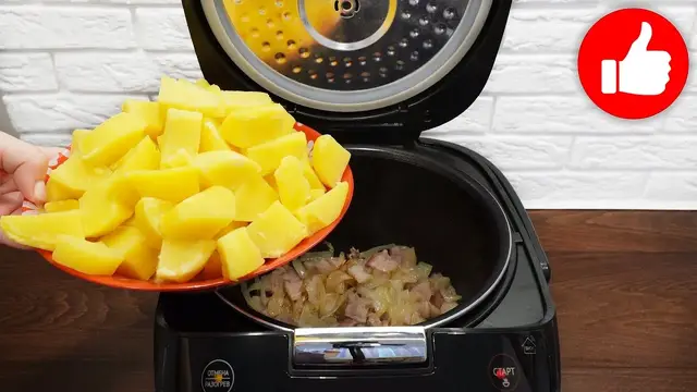 Картошка с луком и салом в мультиварке