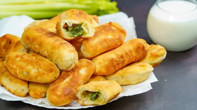 Пирожки с зеленым луком