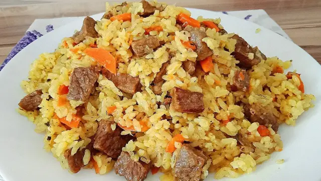 Рассыпчатый плов с мясом 