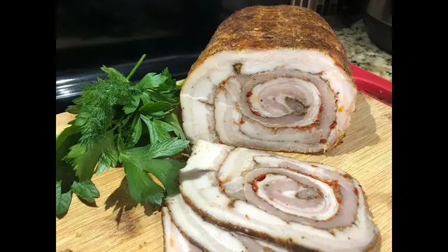 Мясной рулет