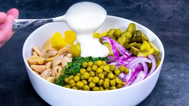Любимый салат с картошкой и грибами