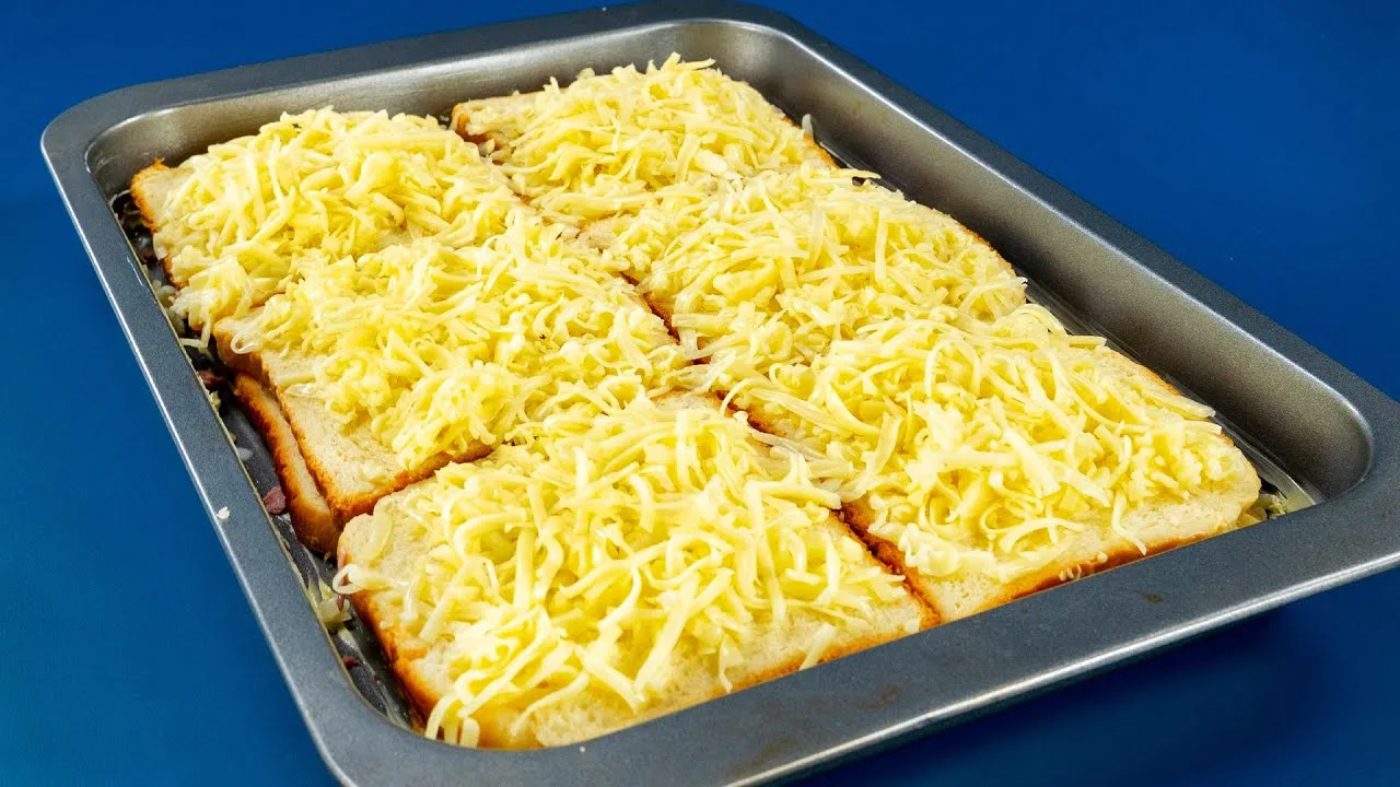 Горячие бутерброды с колбасой и сыром
