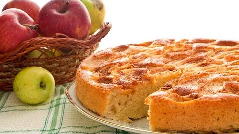 Творожная шарлотка с яблоками