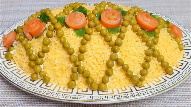 Новогодний салат с горбушей