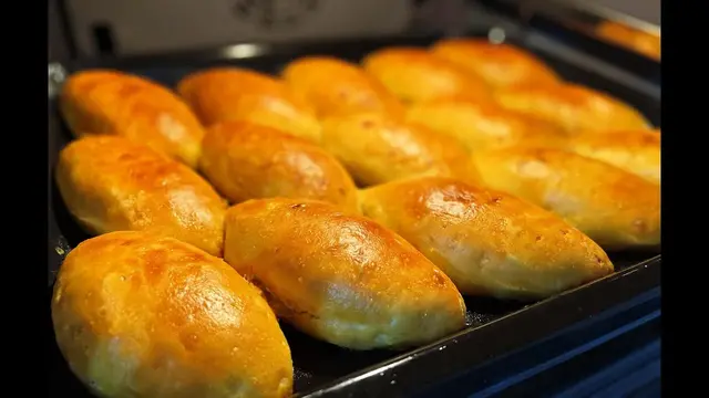Картофельные пирожки с капустой
