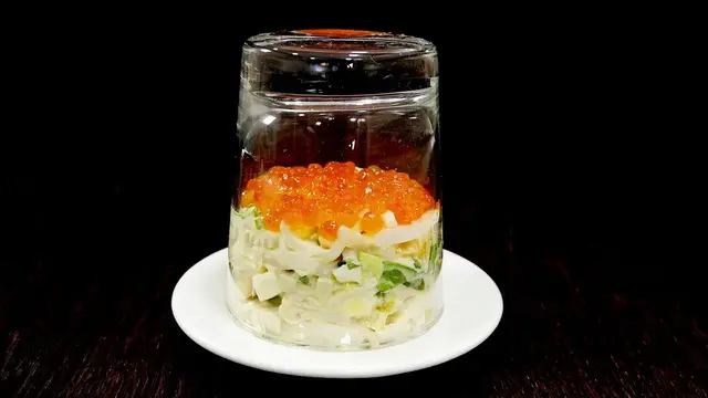 Новогодние салаты с кальмарами 