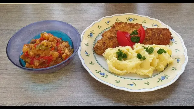 Котлеты из куриного филе с пюрешкой