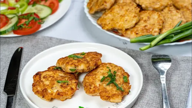 Нестандартные куриные котлеты на скорую руку