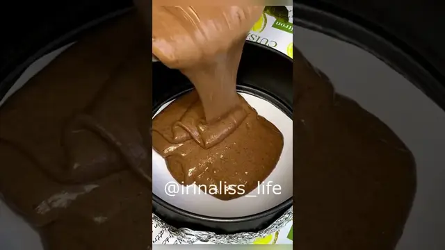 Пышный, простой и вкусный шоколадный бисквит для торта
