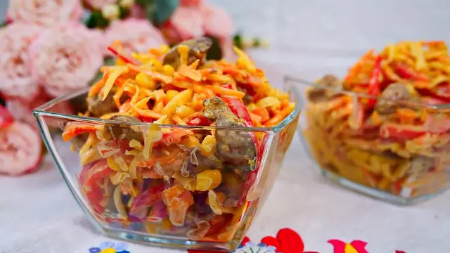 Праздничный салат с печенью 