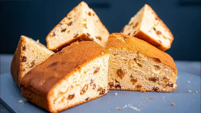 Пышный пирог на ряженке с изюмом