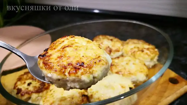 Котлеты из куриного фарша и кабачка