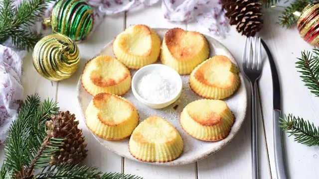Сырники из творога с кокосовой стружкой 