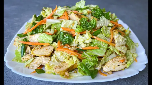 Салат с пекинской капустой и курицей