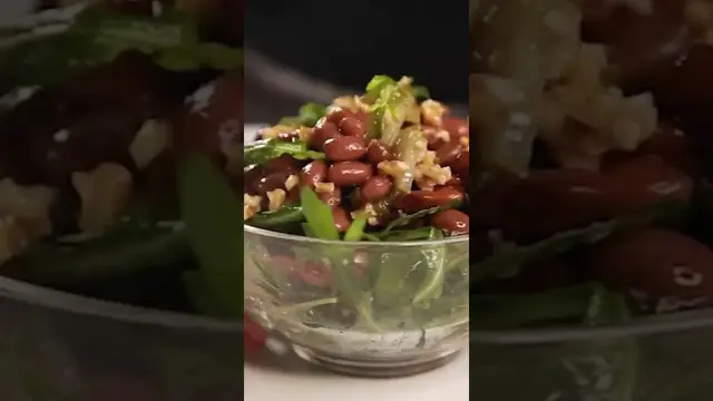 Вкуснейший салат с фасолью