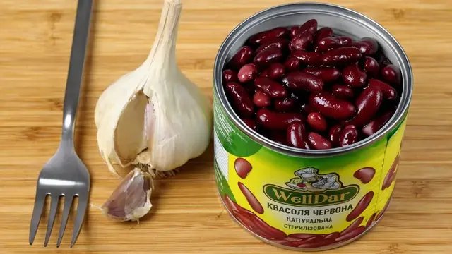 Быстрый салат с фасолью и сыром