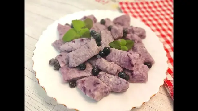 Ленивые вареники с черникой