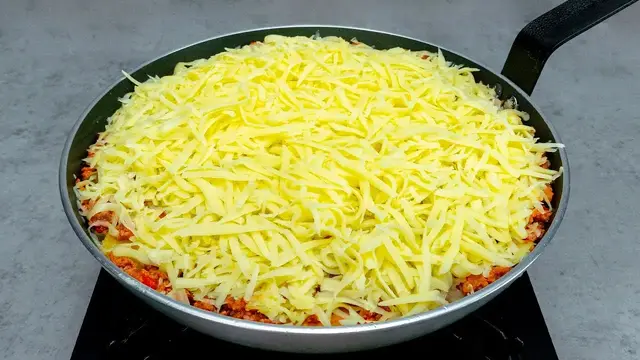 Мясная запеканка с овощами и моцареллой