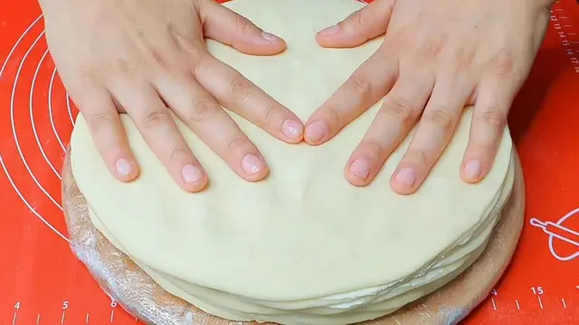 Вкусные пирожки со сгущенкой