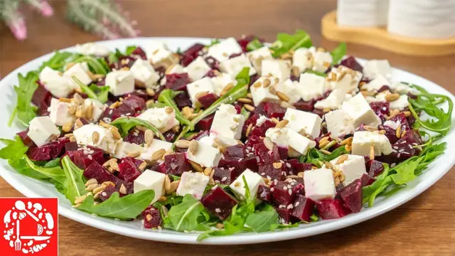 Быстрый салат со свеклой и сыром Фета