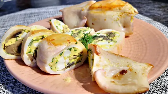 Фаршированные кальмары с сыром и грибами 