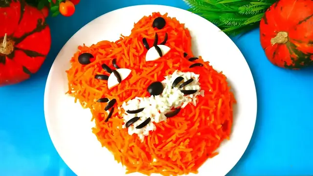Фееричный салат с картошкой и копченой курицей 