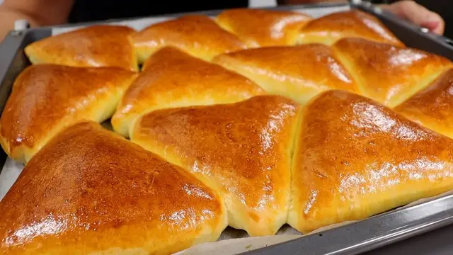 Пирожки с яйцом и зелёным луком