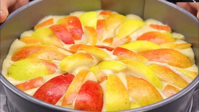 Нежный и воздушный пирог с грушами
