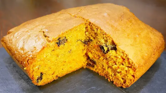 Морковный пирог с черносливом
