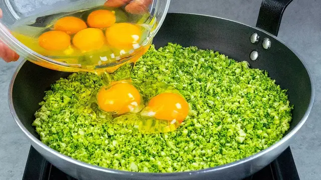 Запеканка из брокколи с беконом и сыром