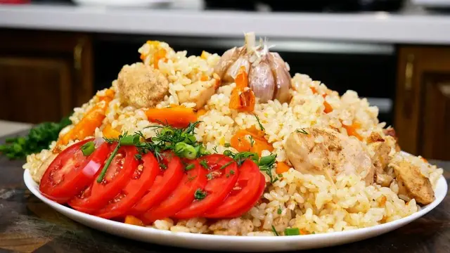 Рассыпчатый плов с курицей