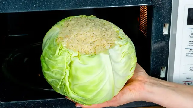 Курица запеченная с капустой