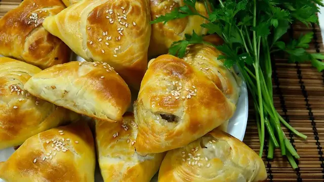 Самса с бараниной и зирой