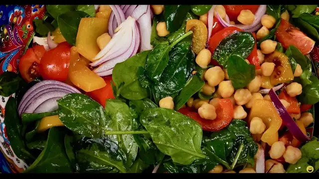 Салат из гороха нут и Кутабы с зеленью