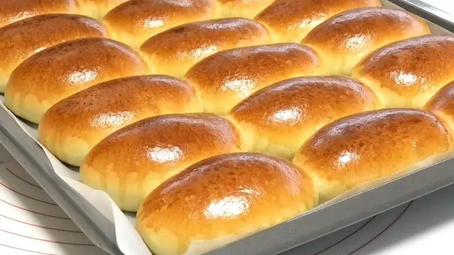Ароматные пирожки с яблоками и смородиной