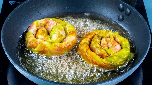 Фаршированная капуста на сковороде