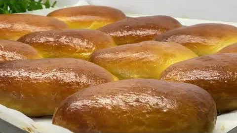 Вкусные пирожки с вишнями