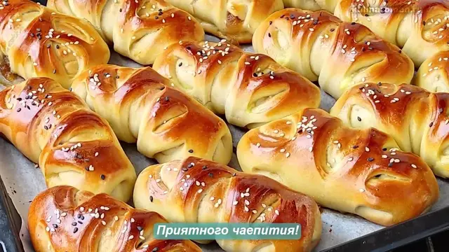 Булочки на кефире с яблочным повидлом