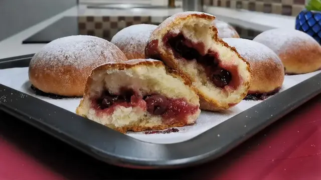 Моментальные булочки с вареньем к чаю