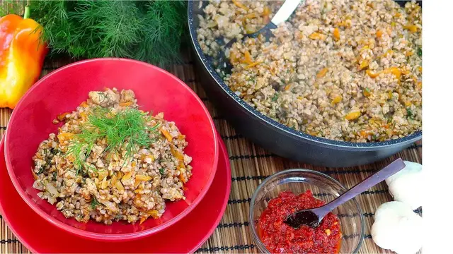 Гречневая каша с овощами и фаршем