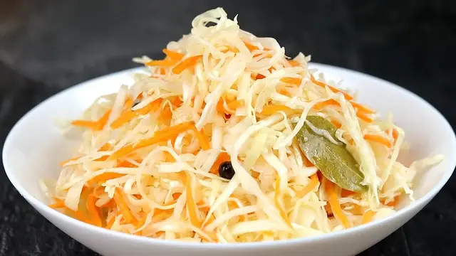 Хрустящая квашеная капуста