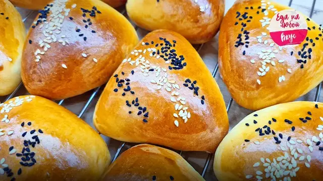 Пирожки с зелёным луком и яйцом