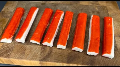 Простой салат с крабовыми палочками
