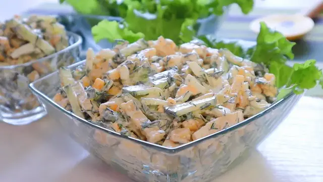 Вкусный и лёгкий салат без майонеза