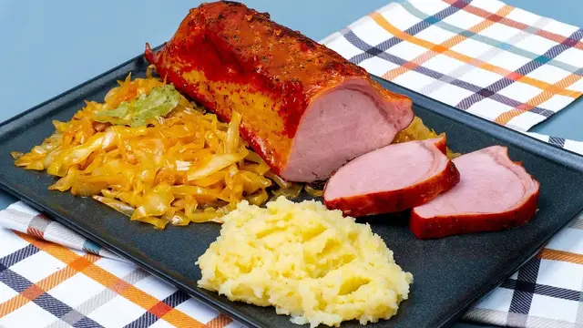 Копченая вырезка с квашеной капустой