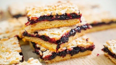 Очень нежный, вкусный пирог со смородиной